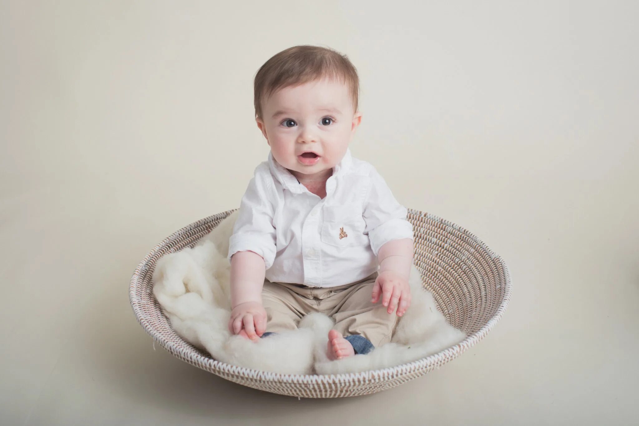 Six months ago. 6 months baby. 6 month baby photoshoot. 5 months baby boy. 6 month baby metrika.