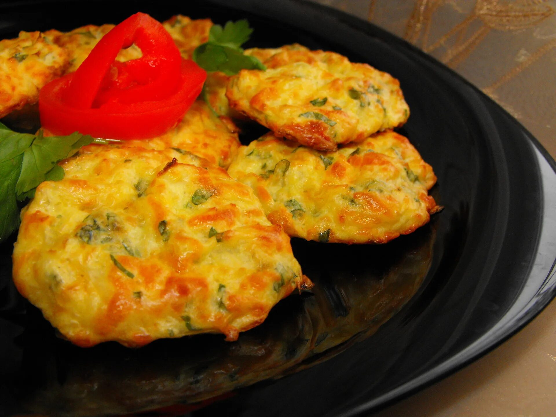 Оладушки из капусты. Очень вкусно!Капуста (лучше, не очень старая) - 300 овощные