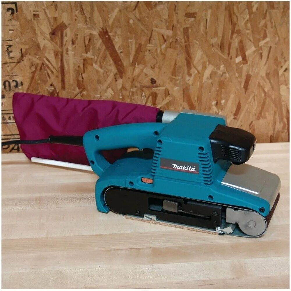 работа шлифмашины. работа шлифмашины. шлифовка деревянных изделий. леруа bosch шлифмашина. шлиф машинка лентчная макина 9404.