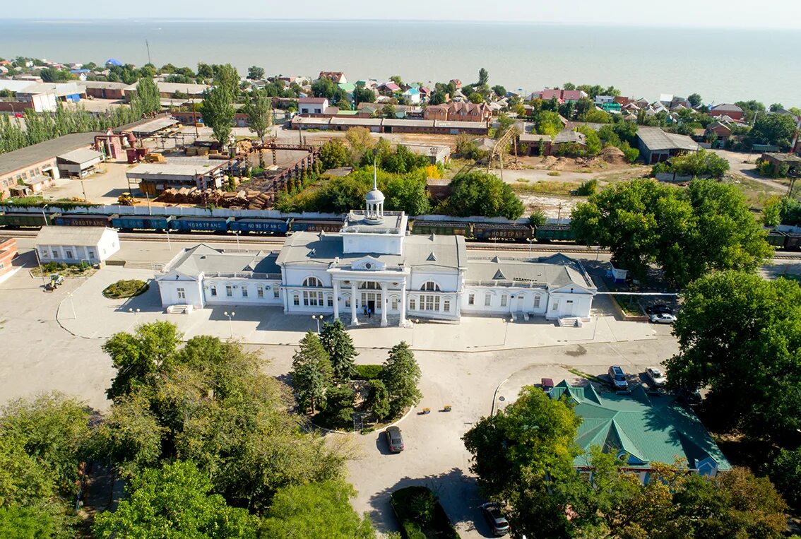 Ейск ли. Ейск центр города администрация. Сайт администрации города Ейска. Ейск Свердлова 106. Администрация Ейск здание.