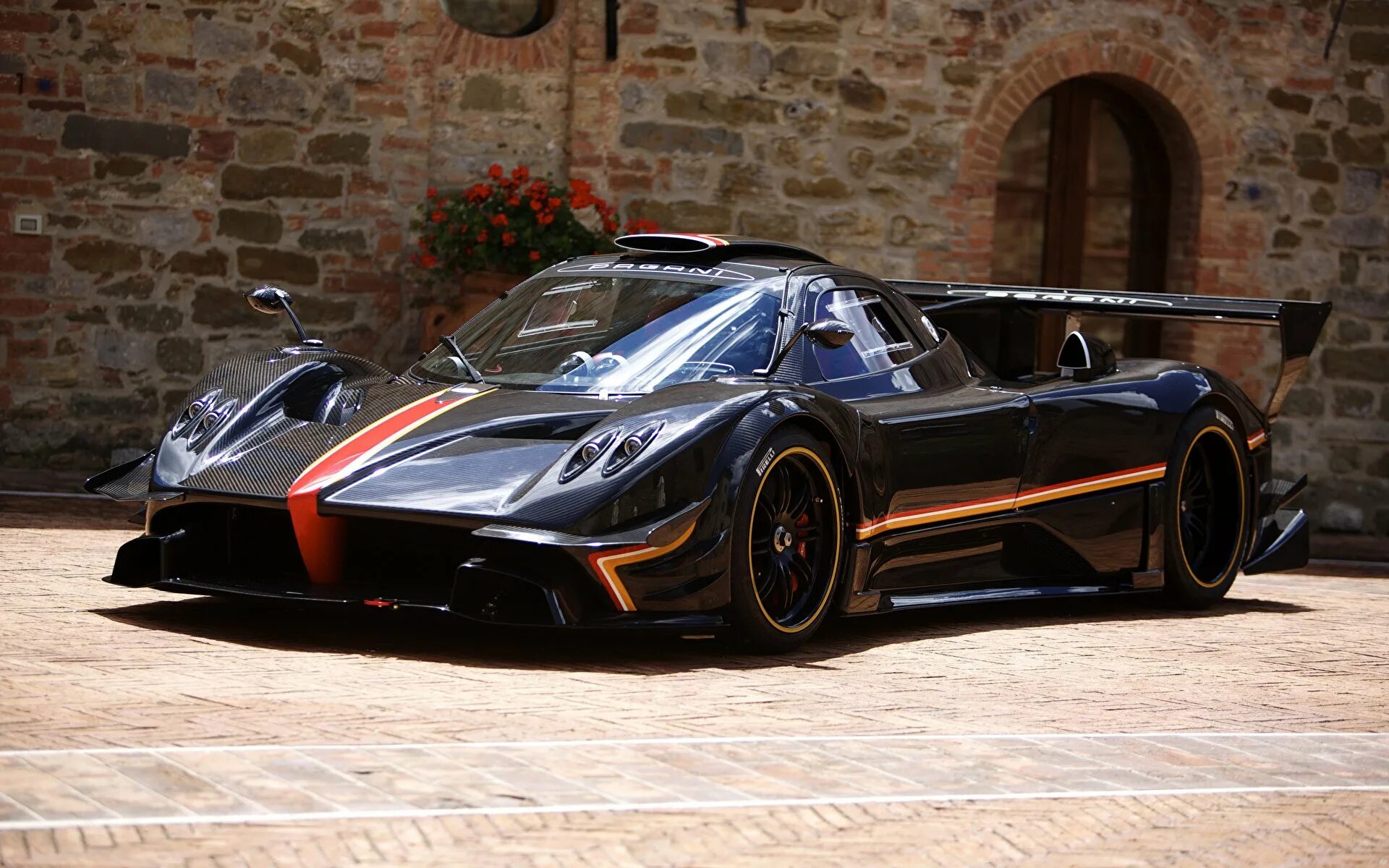 Паганини дорога. Пагани зонда. Pagani Zonda r 2020. Суперкар Pagani Zonda. Пагани зонда 2021.