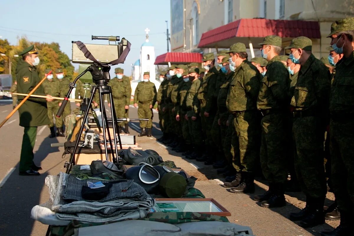 Начались сборы. Военный полигон во Владимирской области. Войска б. Военный полигон под Курском. Во Владимирской области военные сборы.