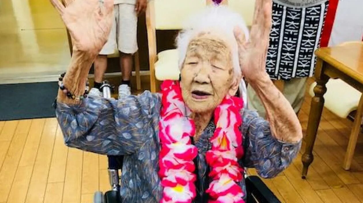 Сапарман содимеджо 150 лет. Люсиль рандон. 118-летняя французская монахиня люсиль рандон. Долгожители в 2024 году. Сапарман содимеджо долгожитель.
