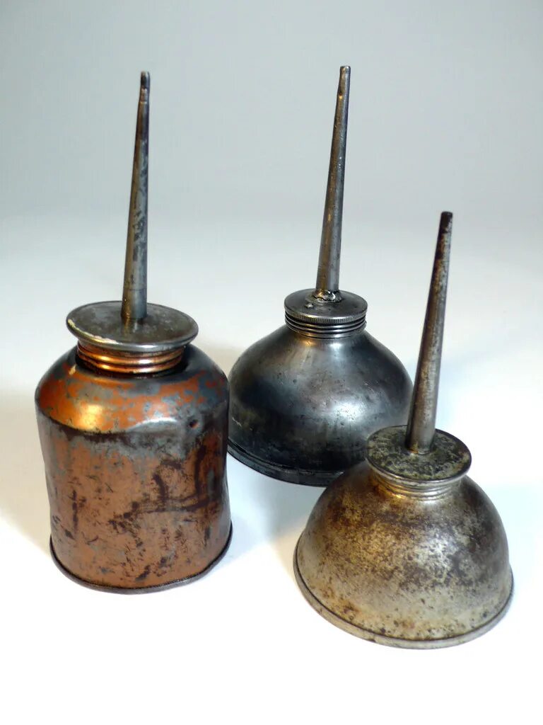 Античная масленка. Масленка aist 67365105. Старинная маслёнка. Старинная масленка для машинного масла. Nuova cer масленка.