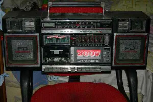 Культовые вещи 80-х годов. Philips магнитофон 90 х кассетный. Вещи 80 годов. Hitachi trk-8600. Тетрис 90х электроника.