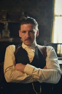 Watch peaky blinders with english subtitles