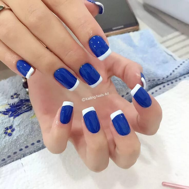 French blue. Синий маникюр. Синее ногти с белым фненчем. Ногти в синих тонах. Красивый маникюр в синих тонах.