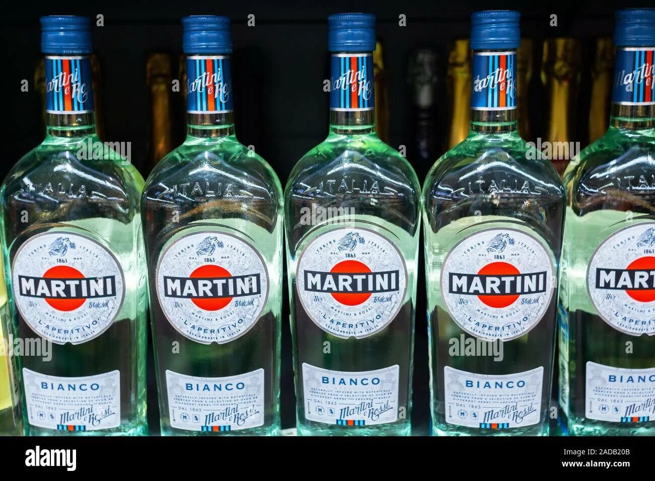 Мартини вермут метро. 5л. Мартини бьянко 05. Метро мартини. Вермут martini bianco 0,5 л.