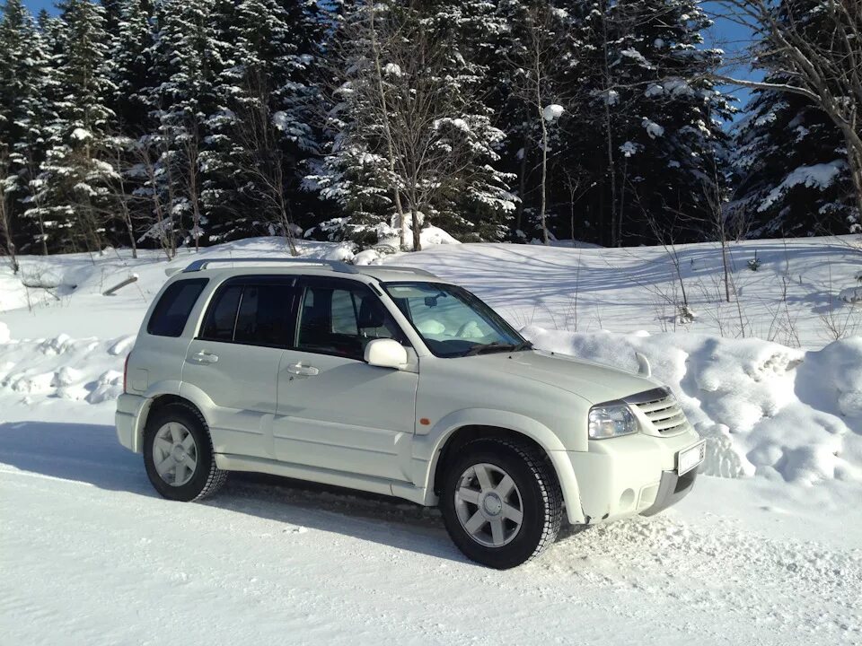 Сузуки эскудо 2003. Suzuki Escudo 2003 ширина. Suzuki Escudo 2003 вес. Сузуки эскудо 250, 2003 год поднят.