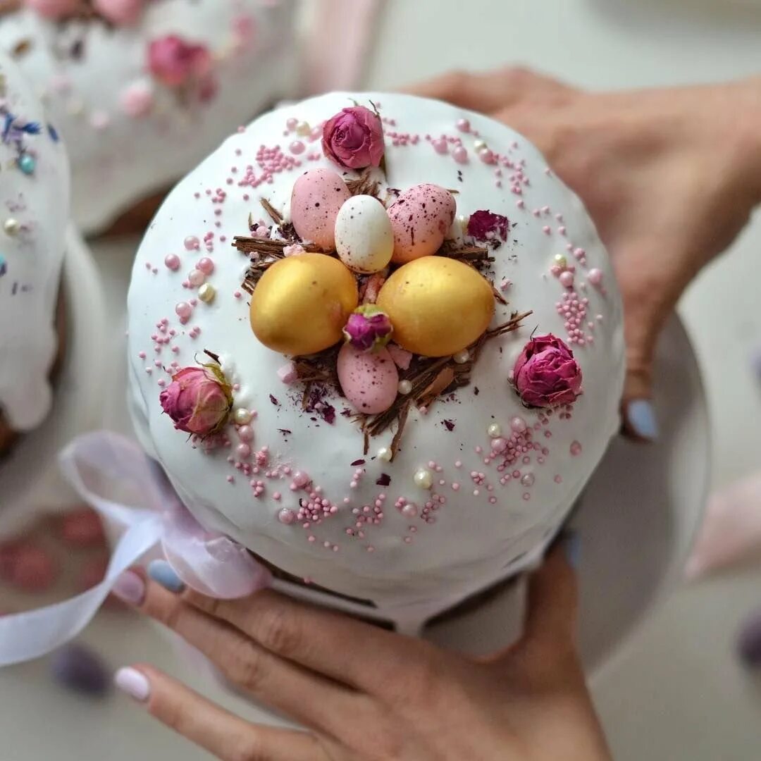 Кулич Easter Cake Пасхальный. Украшение куличей. Украшение пасхальных куличей. Стильное украшение куличей. Чем украсить кулич