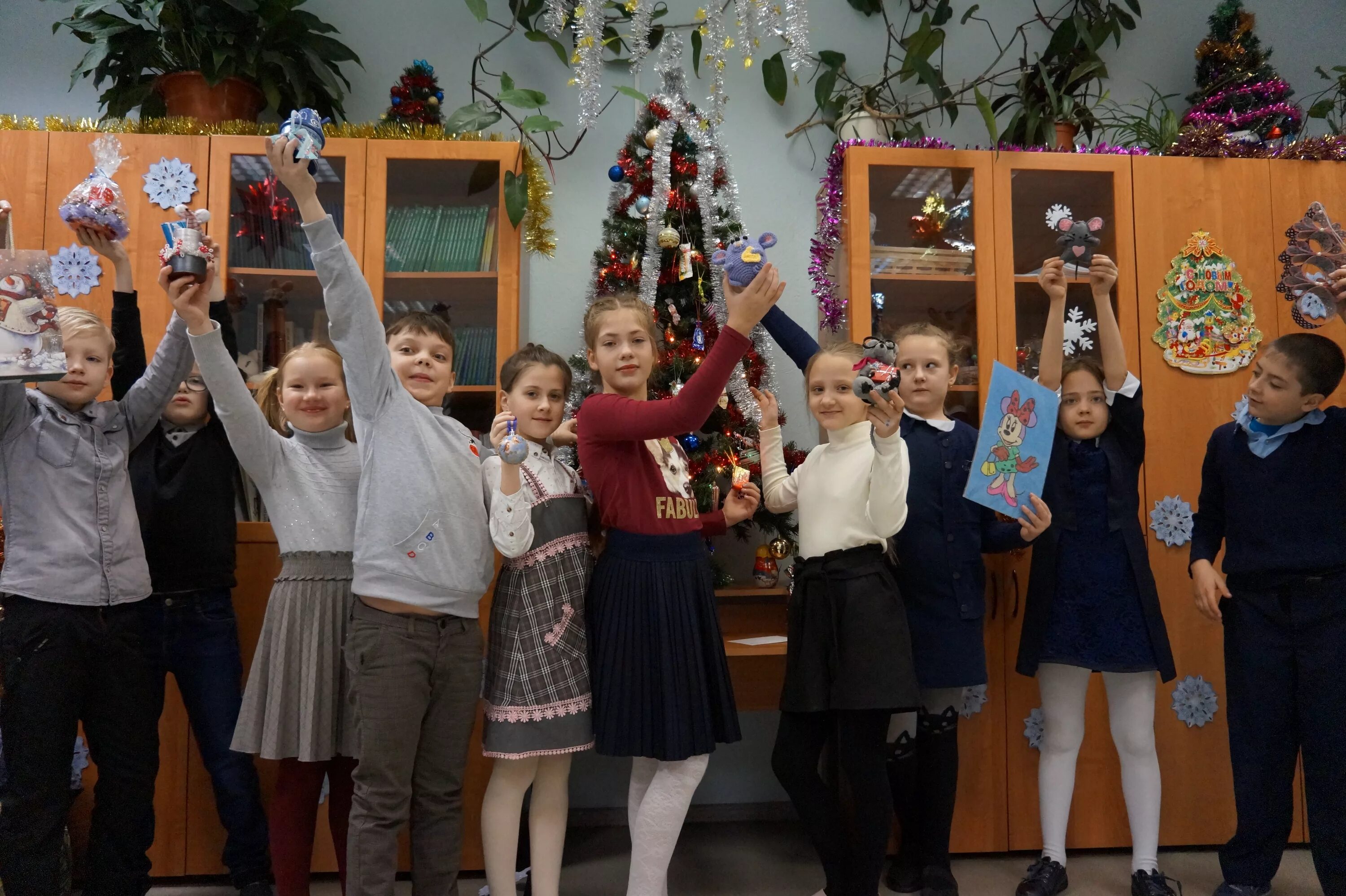 киноурок 1 класс. киноуроки в школах россии начальная школа новогодний подарок. киноурок новый год. киноурок вологда. фильм великий киноуроки в школе.