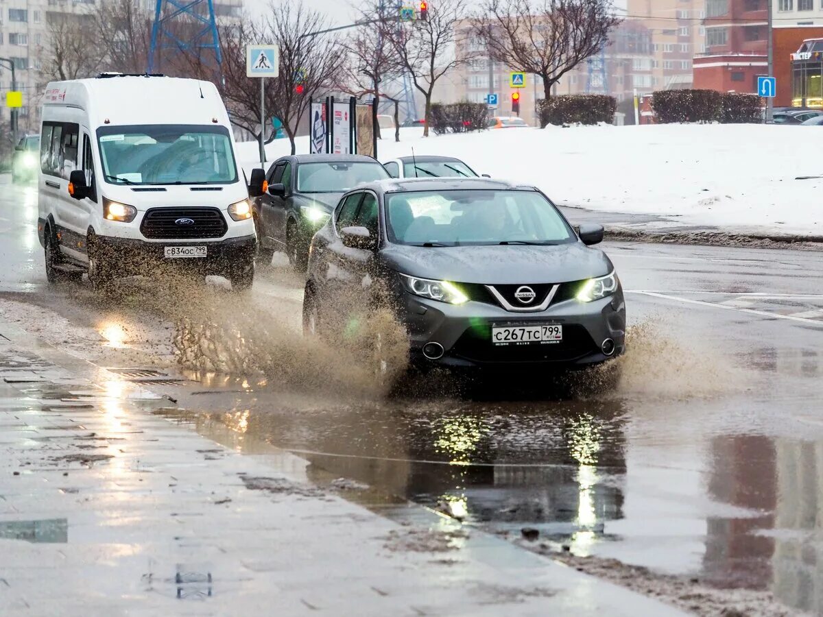 Мокрый снег. Гололедица. Гололед в Москве сегодня. Зима в Москве. Ветер в москве сегодня когда закончится