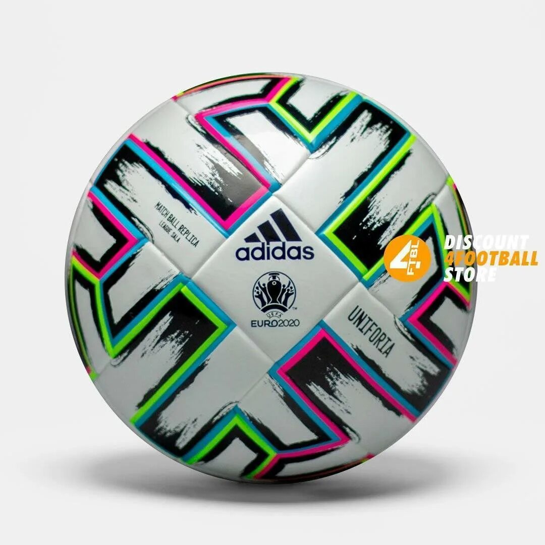 Самой дорогой мяч. Футбольный мяч дорогой. Самый дорогой футбольный мяч. Самый дорогой мячик оригинальный. Самый дорогой мяч для футбола.