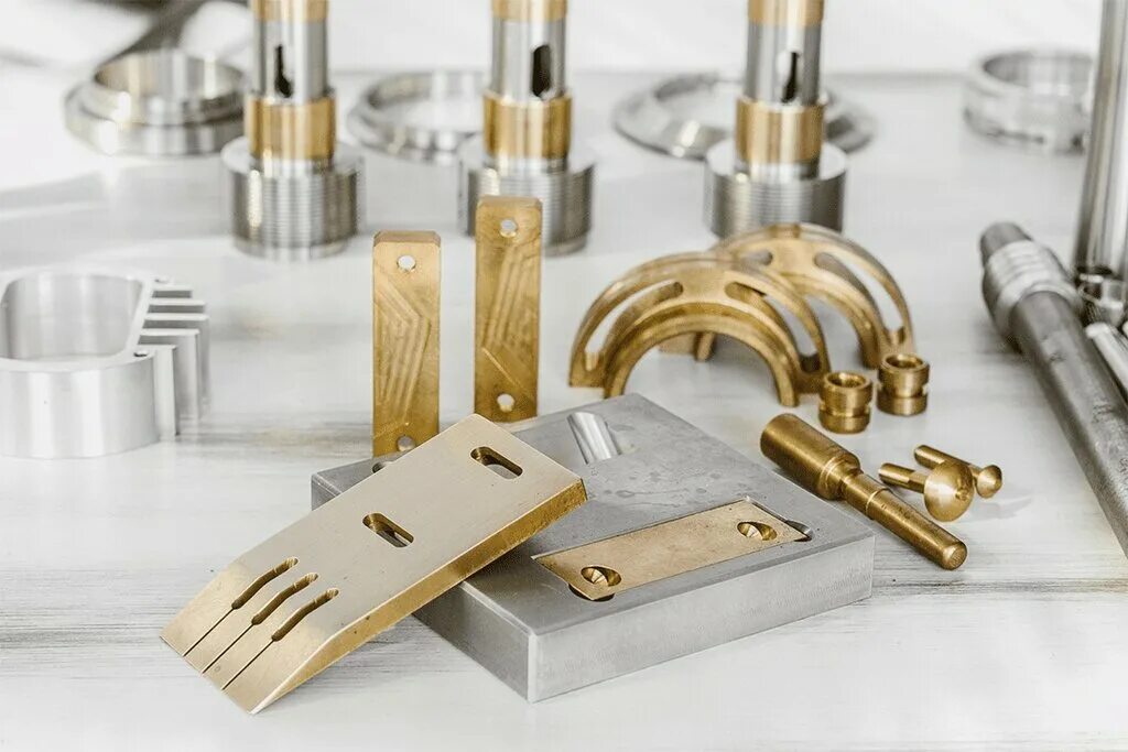 шуруп с гайкой. Metal products. алюминиевый профиль. металлопрокат ассортимент. росметаллопрокат.