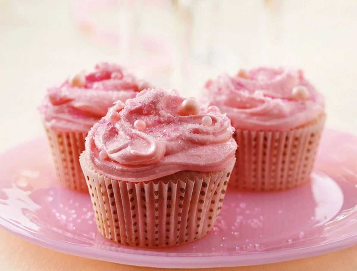 Сладости розовый. Капкейк. Красивые пирожные. Нежные пирожные.