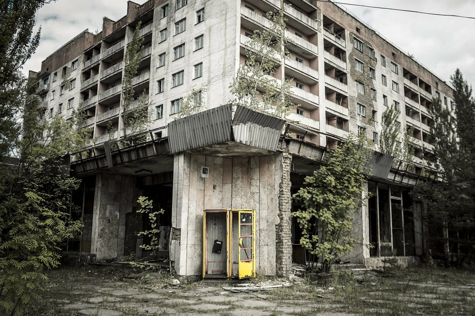 Город во франции припять. Чернобыль город Припять. Припять Украина город-призрак. Чернобыль зона отчуждения город Припять. Припять город призрак.