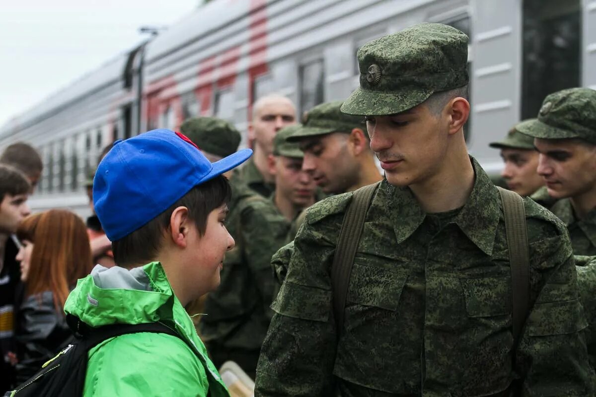 Отправляют ли срочников на украину 2024. Срочники. Призывники. Срочников. Срочная служба.