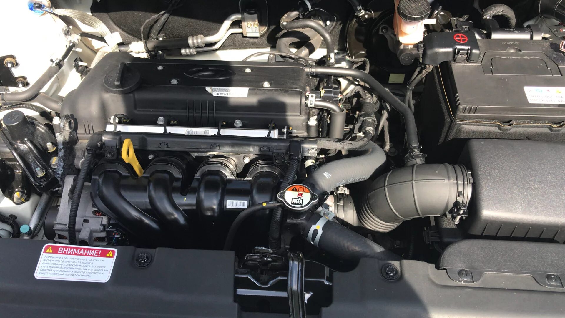 Солярис 2016 АКБ. Солярис 1 двигатель троит. Солярис 1.6 цепь управления нагревателя артикул 2016 год. Полка момента двигателя Hyundai Solaris 1.6.