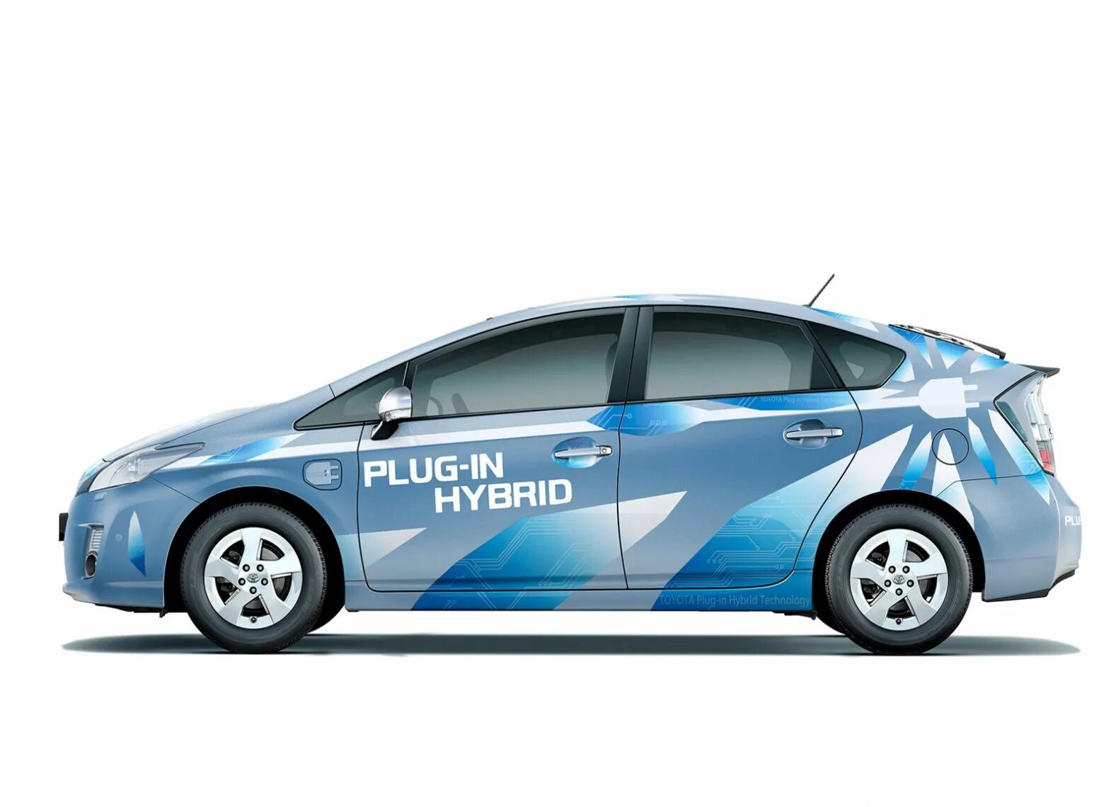 Toyota prius гибридные электромобили. Toyota prius 1. Toyota prius hybrid 2010. Минусы гибридных автомобилей. Нужно ли заряжать гибридные автомобили.