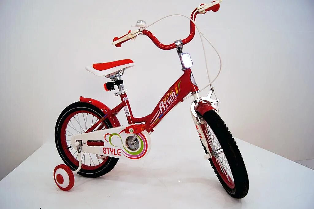 Красный велик маленький. Велосипед River Bike 14 дюймов. River Style велосипед 16. Велосипед детский двухколесный. Маленький двухколесный велосипед.