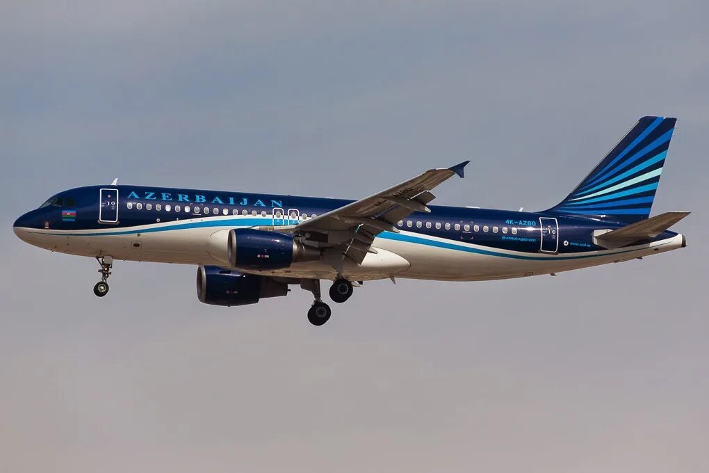 Сайт азал авиакомпания. Airbus a320-214 Azerbaijan. A320-214 AZAL. Airbus a320 AZAL inside. AZAL Airlines Airbus a320.