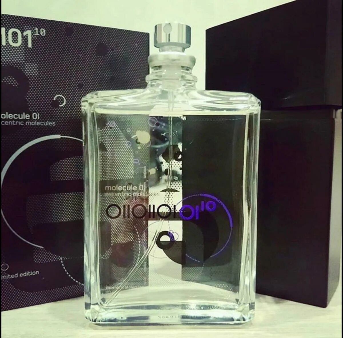 Molecule 01 story edition. Escentric molecules 01. escentric molecules escentric 01 limited edition. escentric molecules m01 limited edition. молекула 01 и эксцентрик 01.