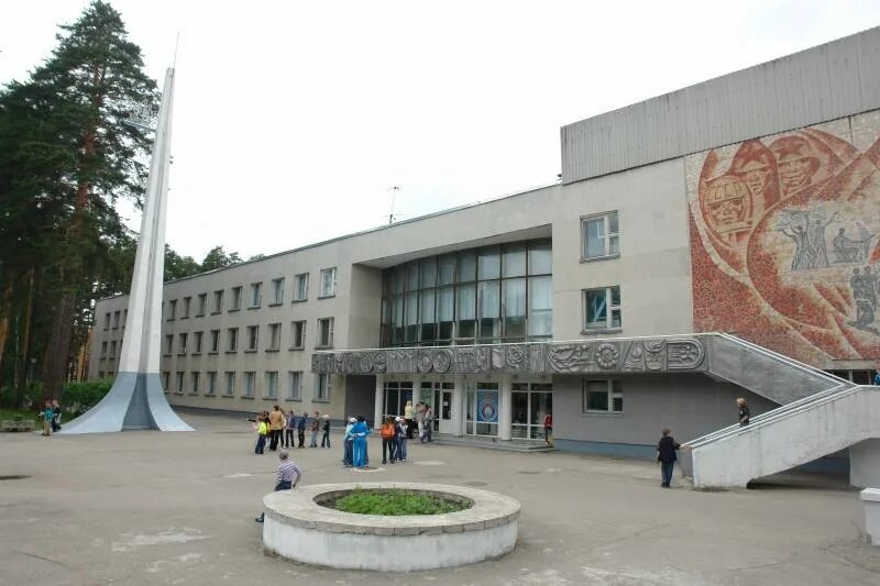 дворец молодежи волжский. дом пионеров заречный пензенская. зеленая 24 заречный пензенская область. дтдм заречный пензенской. дом молодежи заречный пензенская область.