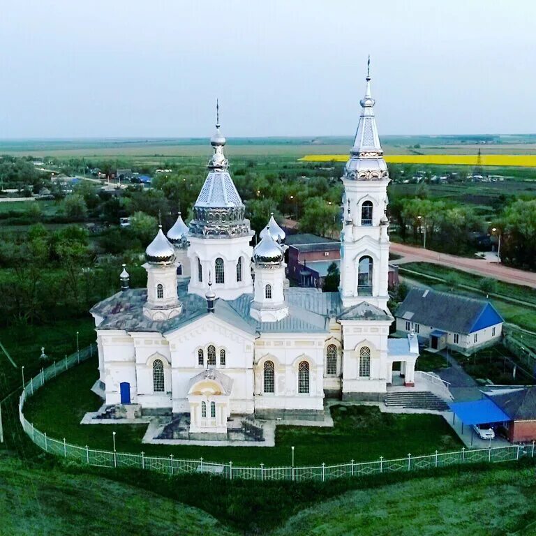 Красногвардейское село дмитриевское погода. Село Дмитриевское Ставропольского края храм. Ставропольский край Дмитриевское Церковь Николая Чудотворца. Храм святителя Николая Чудотворца Ставрополь. Село Дмитриевское Красногвардейский район.