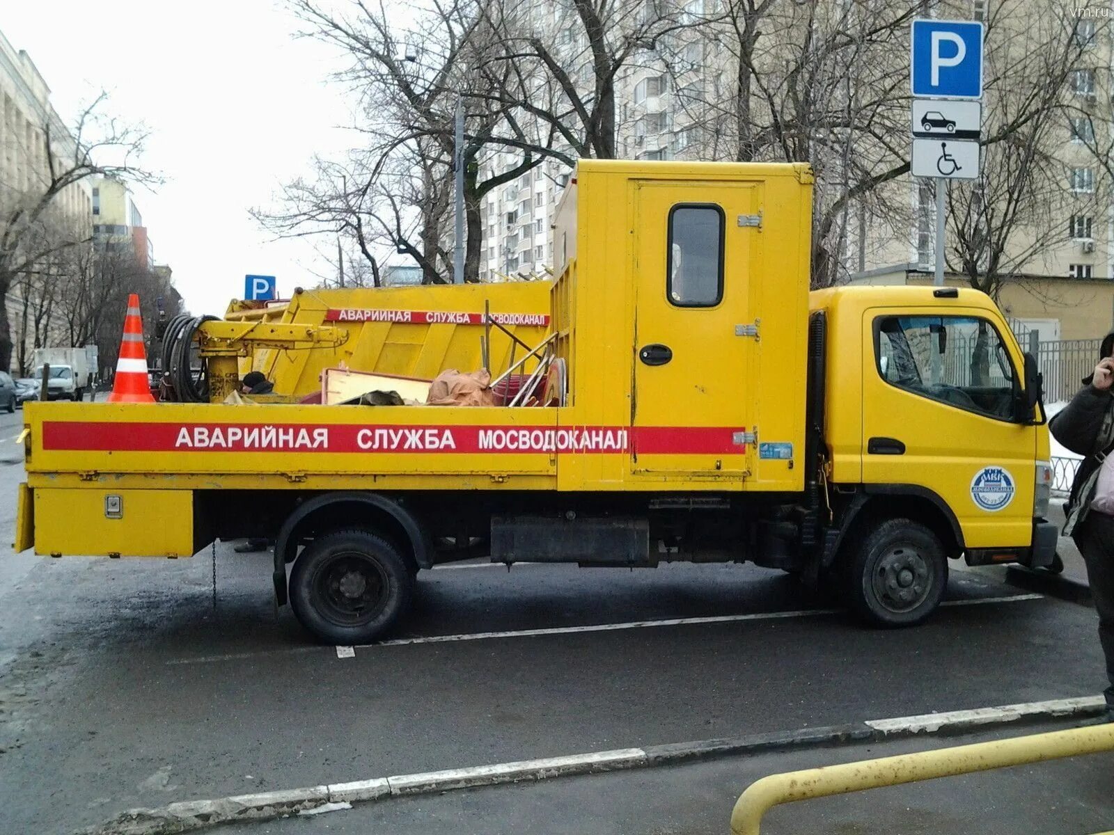 Служба аварийки. Аварийная машина ЗИЛ Мосводоканал. Hyundai HD 78 аварийная служба. Аварийная служба Мосводоканал КАМАЗ. Машина аварийная служба Мосводоканал.