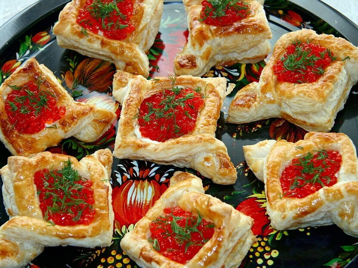 Фингер фуд в тарталетках. Бутерброды на слоеном тесте. Заказки из слоеного теста. Оригинальные закуски. Тарталетки и волованы.