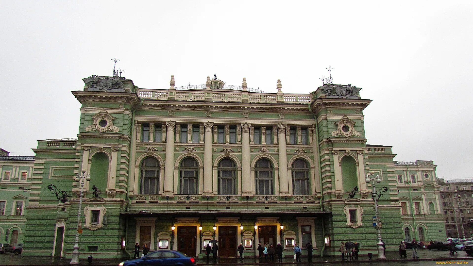 Санкт петербург здания театров. Театр Мариинка в Санкт-Петербурге. Мариинский театр Санкт-Петербург фасад. Здание Мариинского театра в Санкт-Петербурге. Мариинский театр здание.