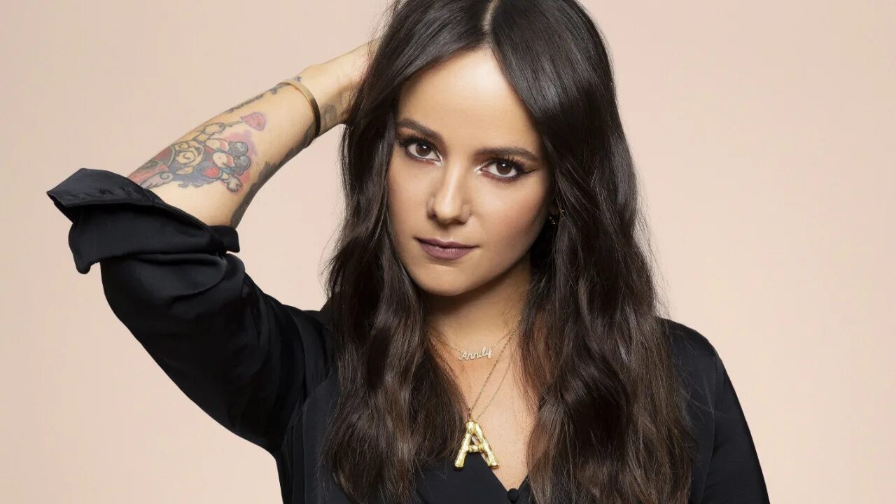 Сколько лет певице ализе. Ализе. alizee 2025. ализее. черные глаза вспоминаю.
