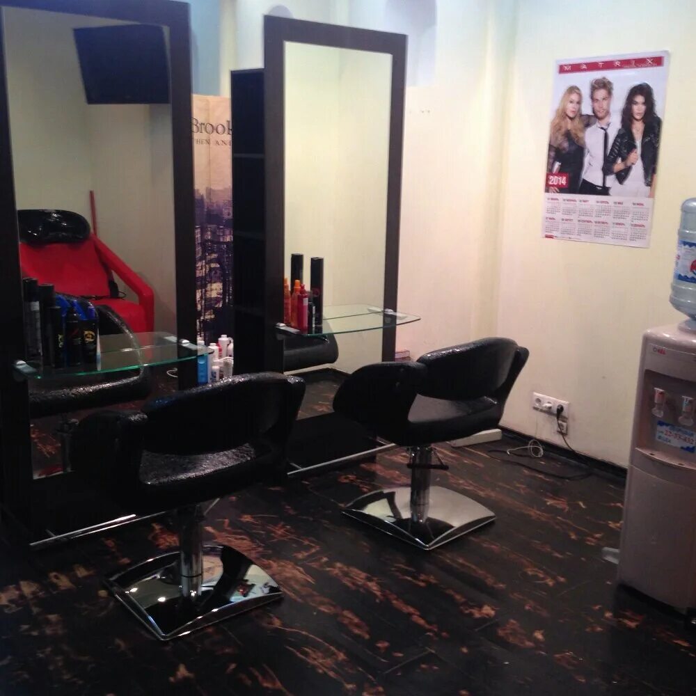 арбат бьюти салон красоты. парикмахерский салон. интерьер салона красоты премиум класса. стойка администратора для салона красоты. салон красоты glent на новом арбате.