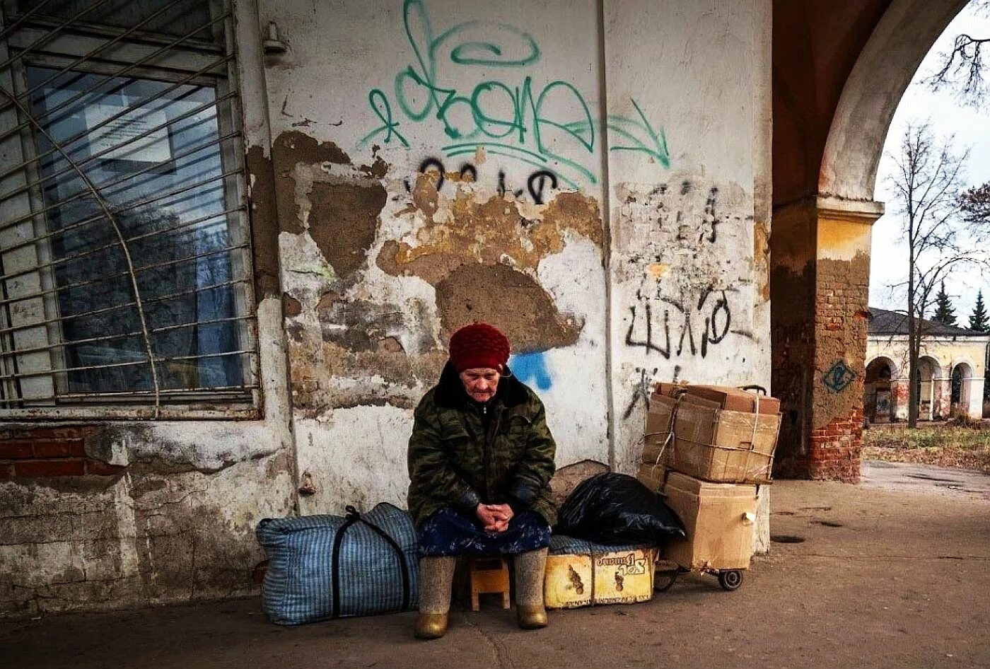 Нищета москва. Разруха в России. Разруха в городах России. Бедная Россия. Нищета в России.