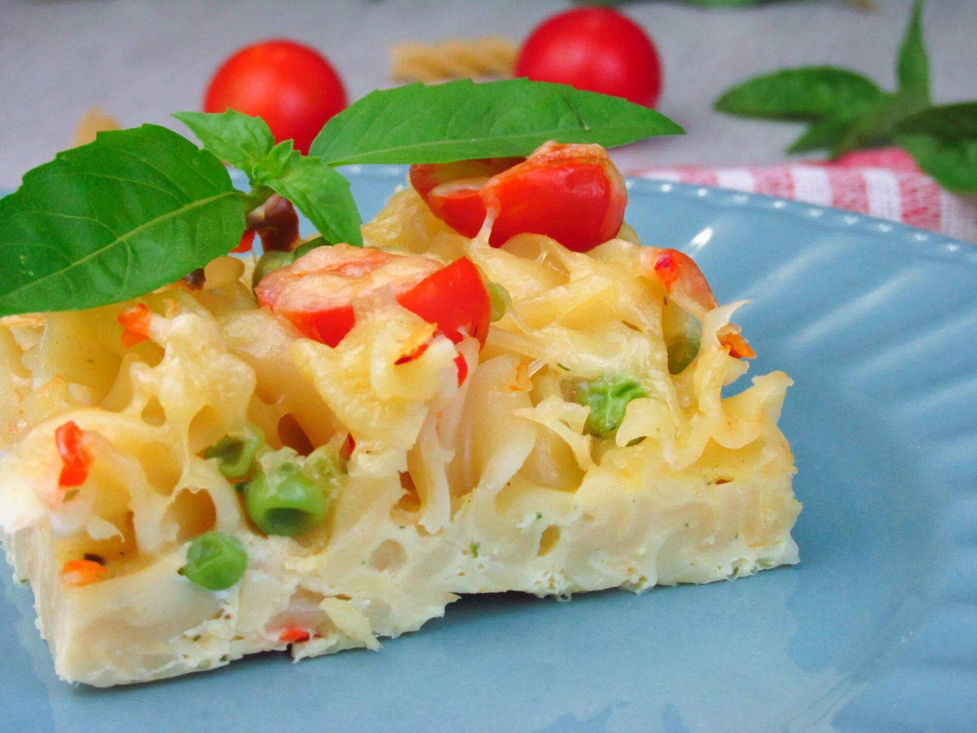 Макаронная запеканка с яйцом. Макаронная запеканка. крабовая запеканка. запеканка из макарон. запеканка с макаронами и овощами.