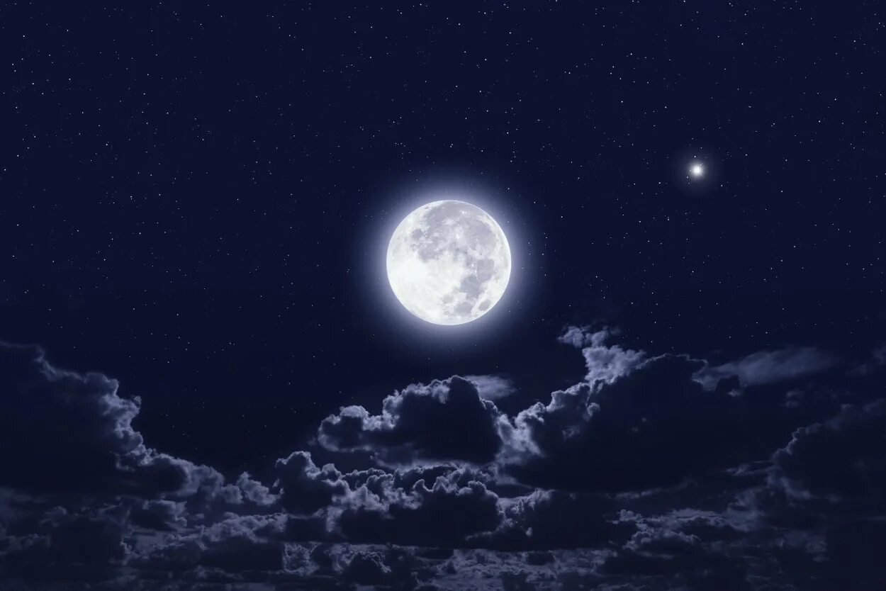 Каким цветом луна на небе. Луна. Лунное небо. Ночное небо с луной. Луна на небе.