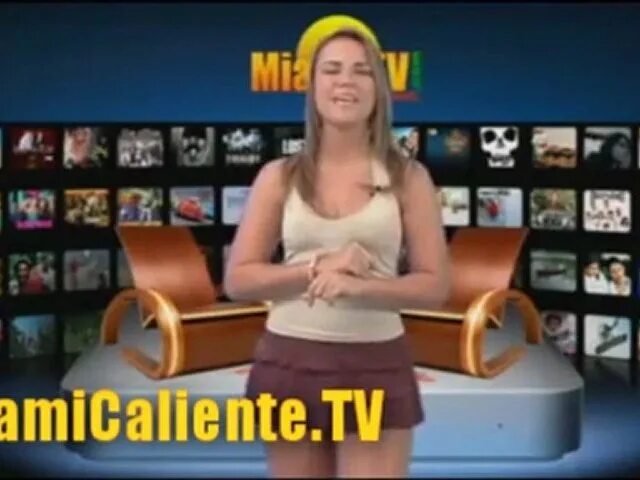 Майами тв мехико. Miami TV Jenny. Майами ТВ ведущая. Jenny Scarborough Miami TV. Дженни скордамаглия Майами ТВ.