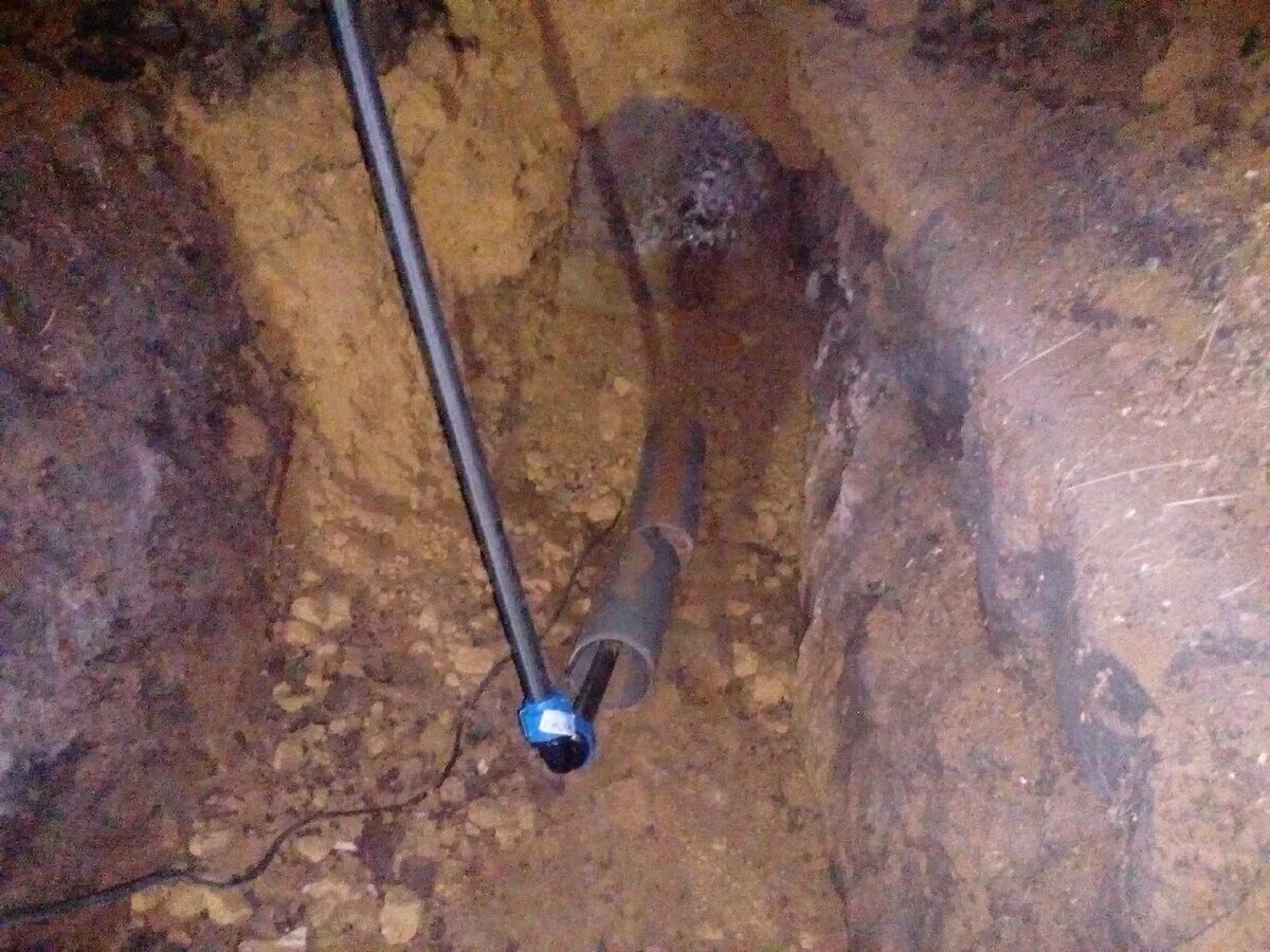 Труба для скважинного насоса. 0мм бухта 100м. Труба пнд пэ 100 sdr. Пнд труба треснула. Крепление пнд трубы 20 мм бетон.