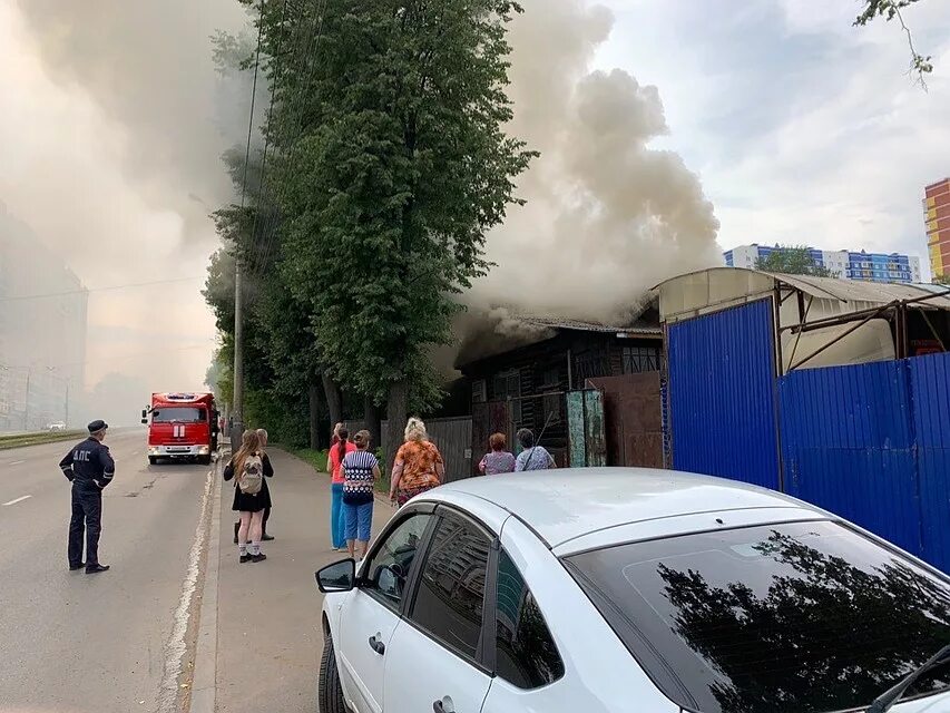 Что горит в ижевске сейчас. Пожар в ижевске сейчас. пожар на улице ленина. чп ижевск пожар.