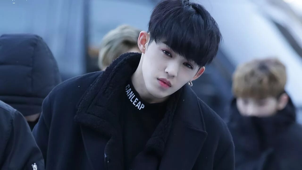 Севентин s coups. Севентин сынчоль. Группа Seventeen Эскупс. S.coups из севентин.