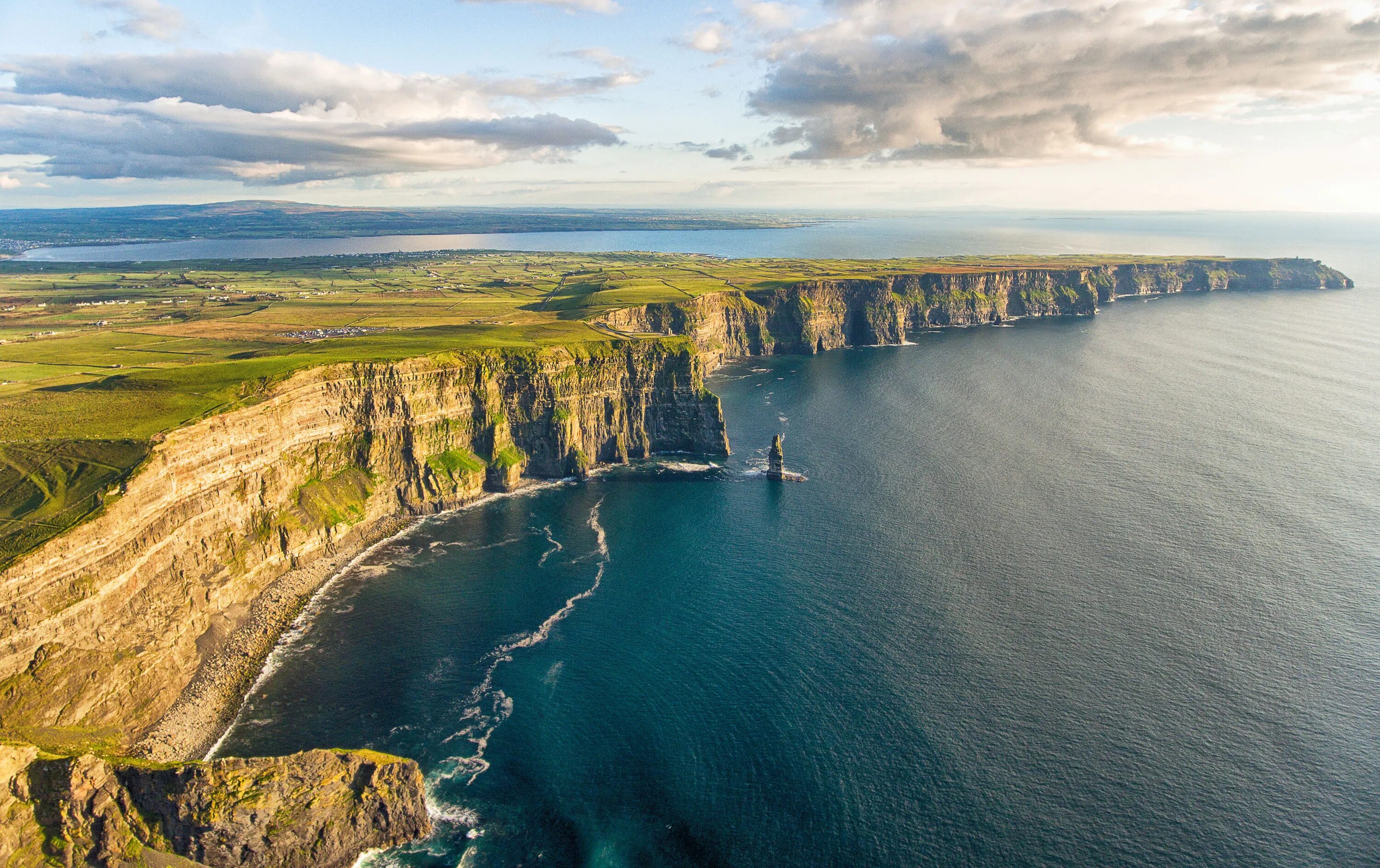 Скалы мохер, графство Клэр, Ирландия. Утёсы мохер Ирландия. Cliffs of Moher Ирландия. Скалы мохер Ирландия. Береговая линия каналы