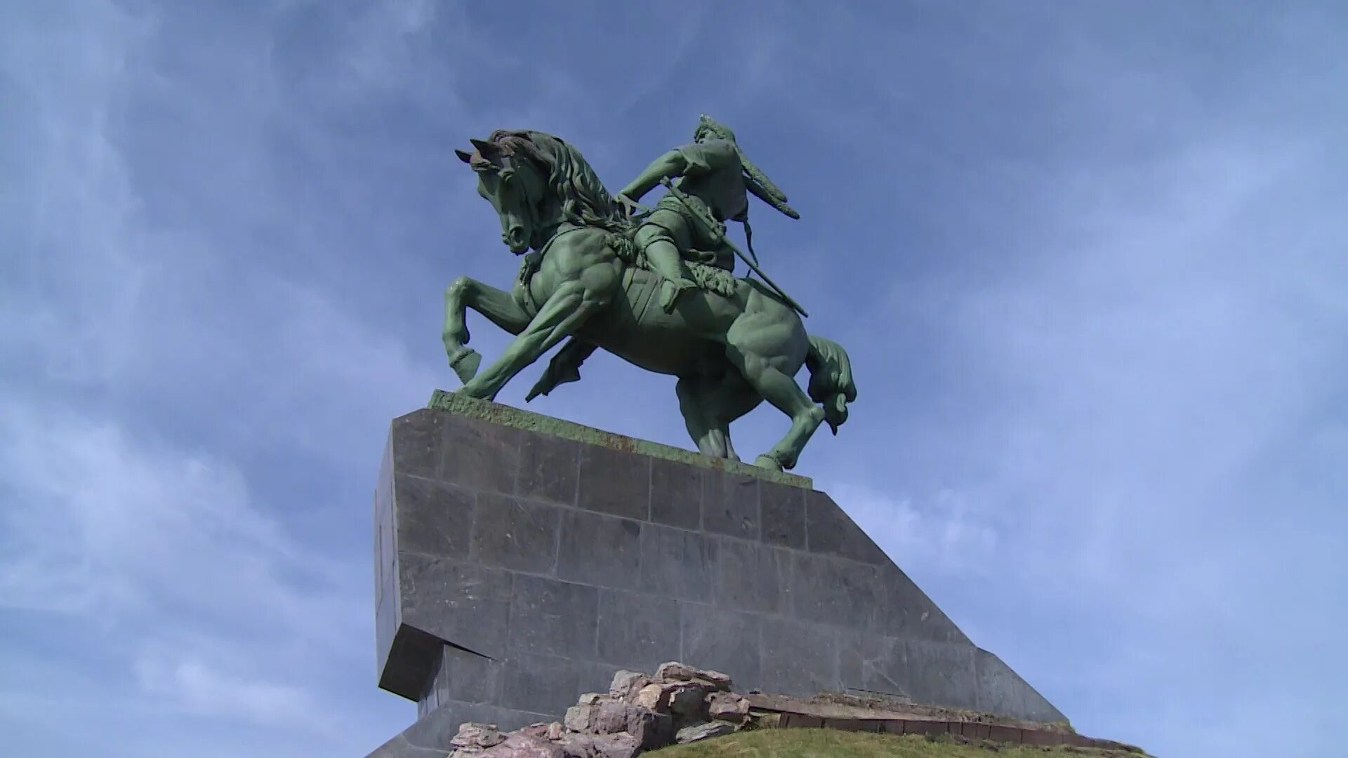 Салават Юлаев памятник в Уфе. Памятник Салавату Юлаеву в Уфе. Памятник Салавату Юлаеву в Салавате. Салават Юлаев памятник Башкирии. Салават юлаева отряд