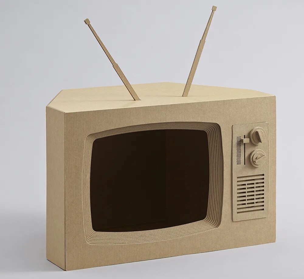 Телевизор из картона. Телевизор из картонной коробки. Картонный телевизор. Телевизор из картона для детского сада. Телевизор из коробки для детского сада.