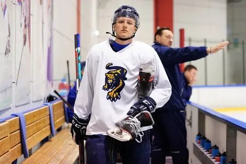 Каменских хоккеист