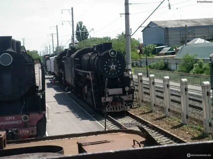 Поезд набирает ход а в вагоне целый
