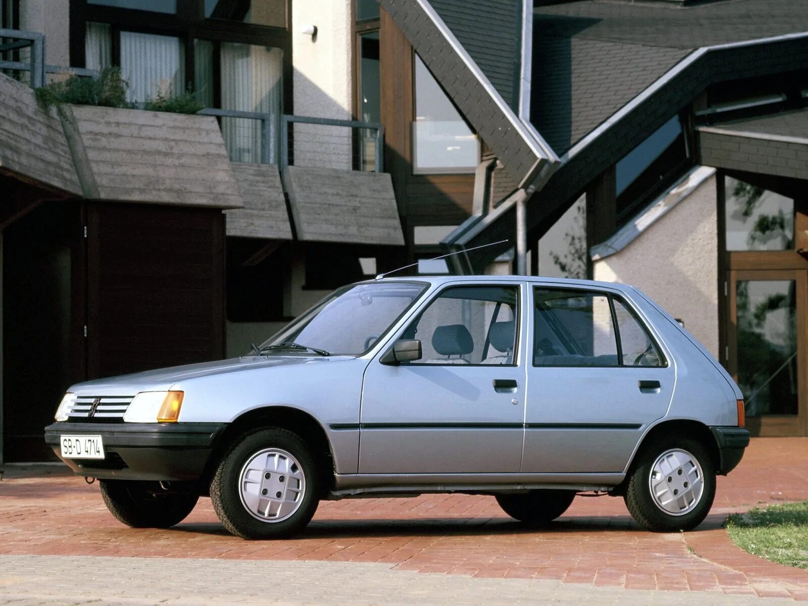 Peugeot 205 5-Door. Peugeot 205 1983. Peugeot 205 1987. Peugeot 105.