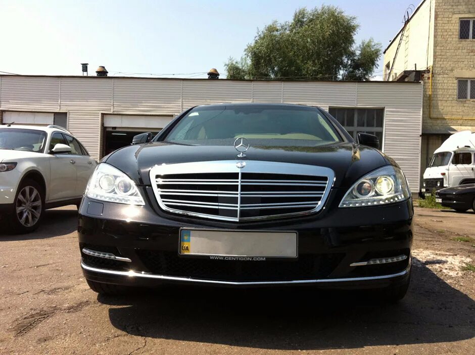 Купить мерседес w221. Мерседес 221 s600. Mercedes s600 w221. Мерседес s600 2010. S600 w221 Guard Гон.