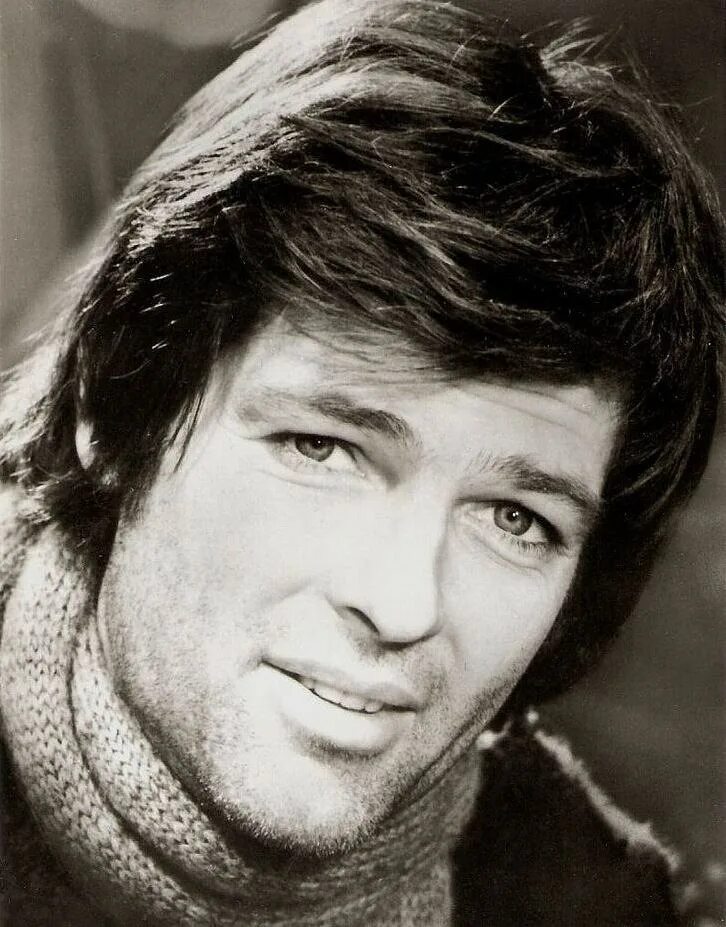 Элвис пресли 1973. Известные певцы 70 годов. Дин рид в молодости. Певцы семидесятых годов. Joe джо дассен.