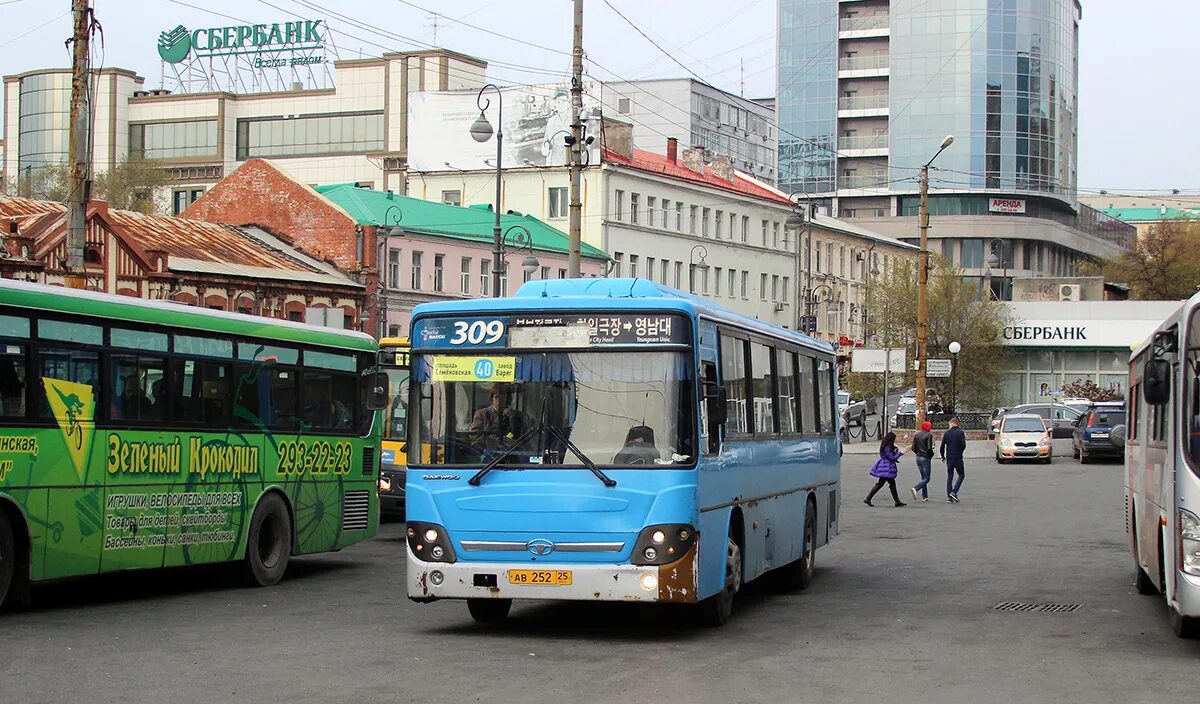 Транспорт автобусы владивосток. Автобусы Владивосток Daewoo BS 106. Автобус 40 Владивосток. Автобус 40э Владивосток. Автобус 64 Владивосток.