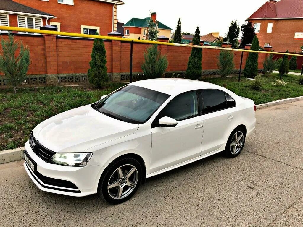 Volkswagen Jetta 2015 белая. Фольксваген Джетта 2015. Фольксваген Джетта 2015 белая. Фольксваген Джетта 6 Рестайлинг белая. Volkswagen jetta рестайлинг